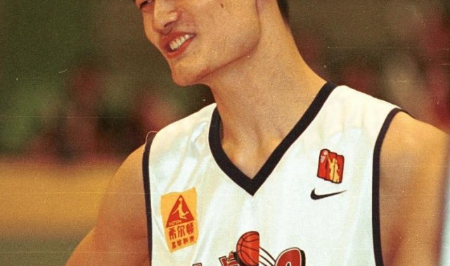 AG体育-2002年的今天：姚明季后赛砍35分24板大号两双 率领上海击败吉林